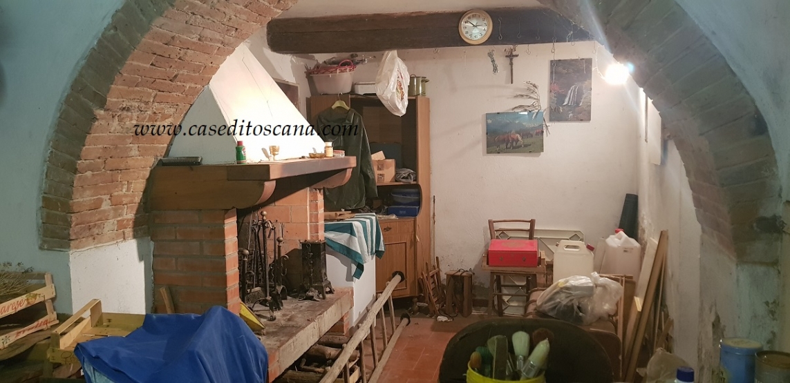 PIETRAPIANA - TERRATETTO SU 3 LIVELLI IN CASA SECOLARE