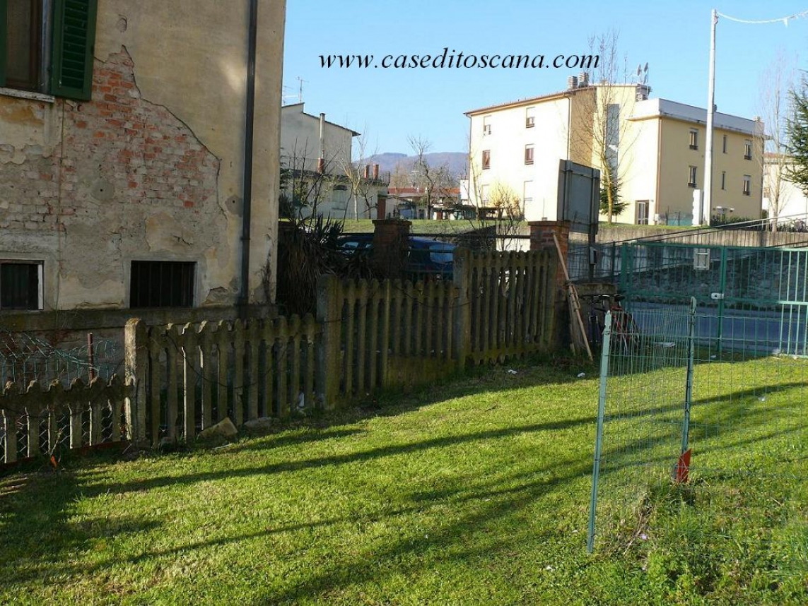 STAZIONE - MONOLOCALE RISTRUTTURATO CON GIARDINO ESCLUSIVO