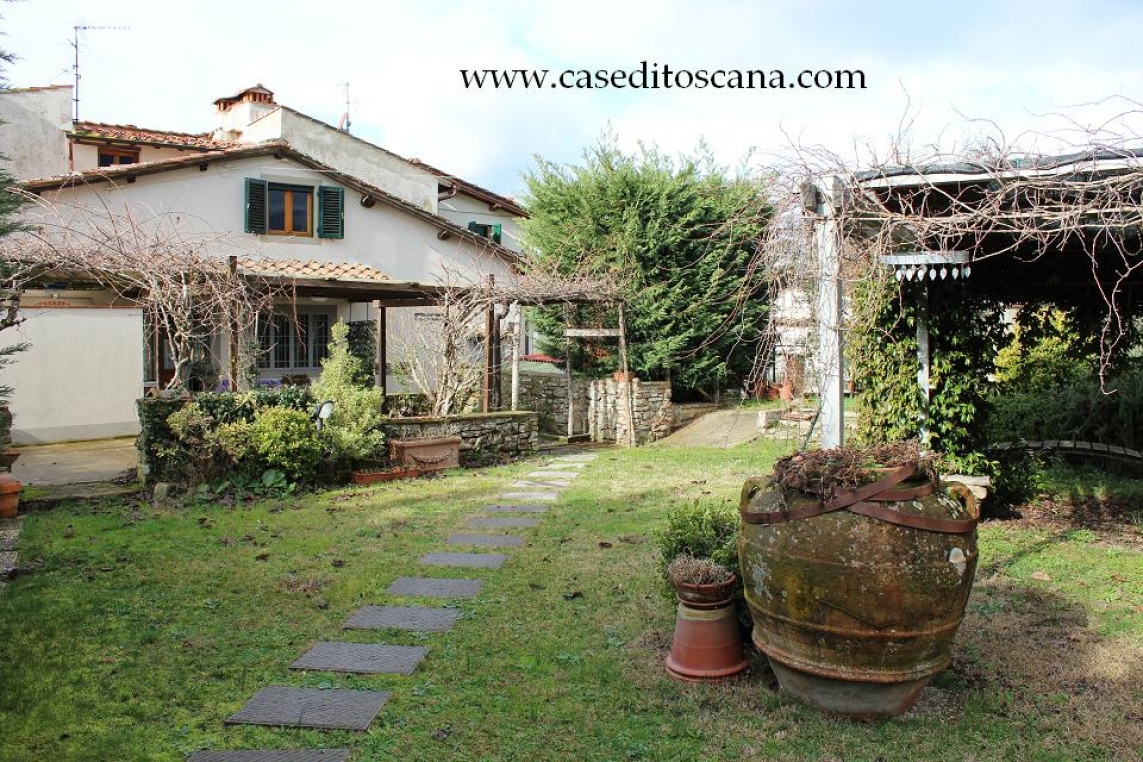 PIAN DI SCO' - TIPICO CASALE TOSCANO FRAZIONATO IN 2 UNITA' IMMOBILIARI