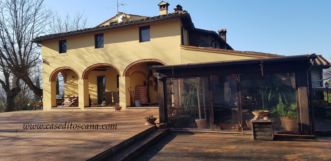 LECCIO - FAVOLOSA COLONICA RISTRUTTURATA LIBERA SU 4 LATI
