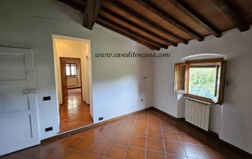 BURCHIO - CARATTERISTICO APPARTAMENTO RUSTICO VICINO A THE MALL