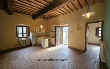 MONTANINO - DELIZIOSA PORZIONE DI COLONICA RISTRUTTURATA