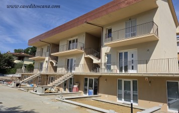 PONTASSIEVE - APPARTAMENTO SU 2 LIVELLI CON GARAGE E GIARDINO